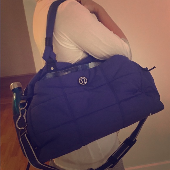 lululemon weekend bag